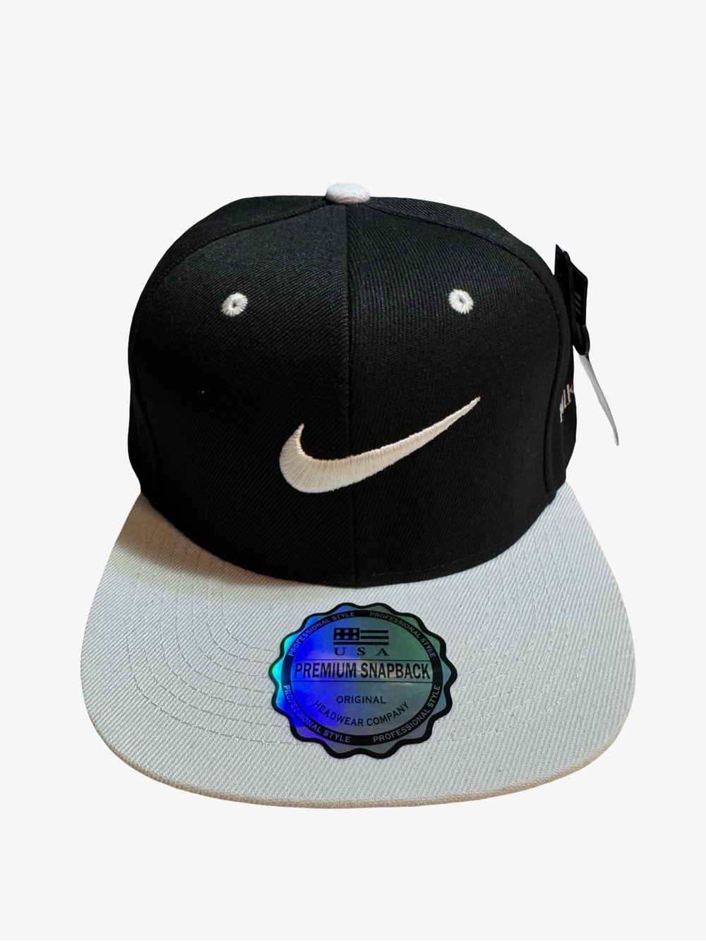 Nike Black & White Flat-Brim Snapback Hat